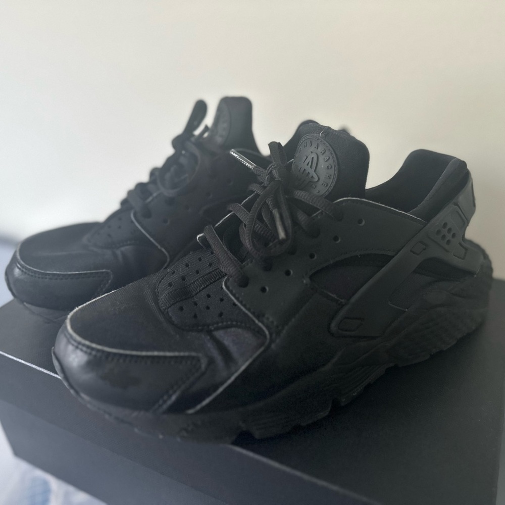 Nike Women’s Air Huarache Shoes in Black, Size: 8